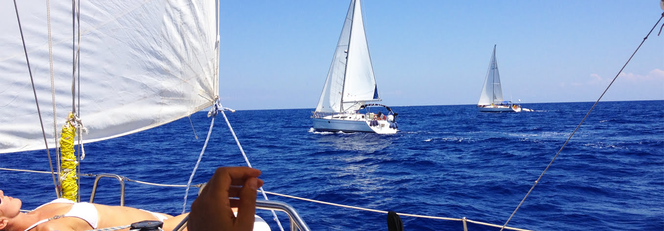 barca a vela in flottiglia