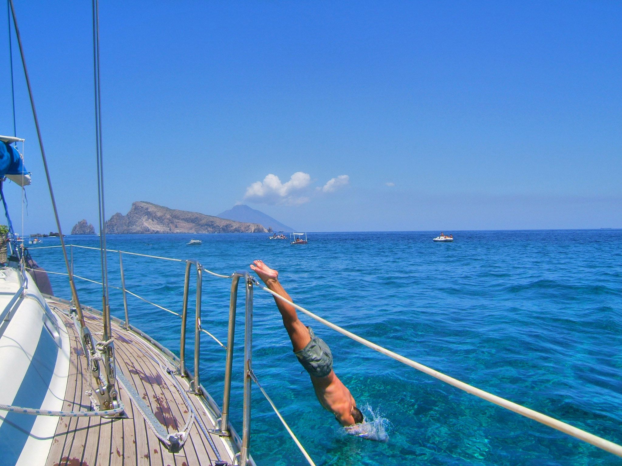 Vacanze in barca a vela. Le differenze tra noleggio e locazione e la loro sicurezza